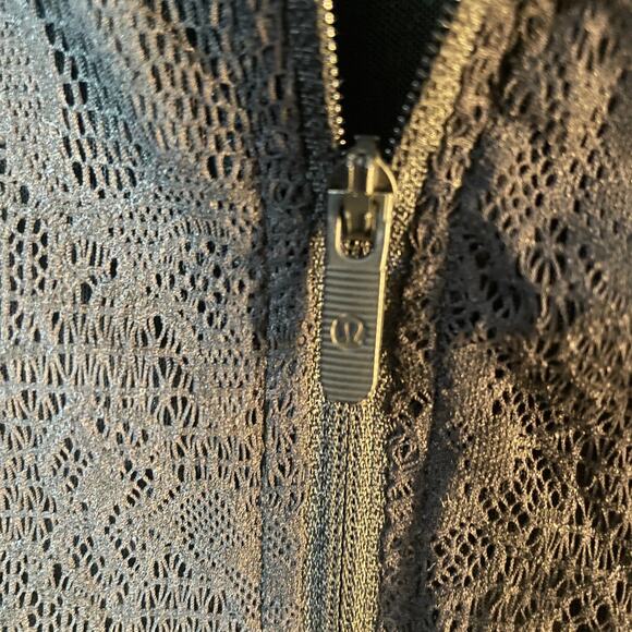 Lululemon In Depth Jacket Lace Combo Black Edition RARE Athletic Size 6 EUC - Picture 12 of 14
